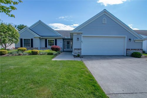 2202 Westwind Dr, Sandusky, OH, 44870-7075 | Card Image