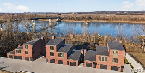 1017 River Bluff Dr, Washington, MO, 63090-3027 | Card Image