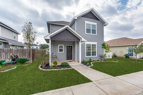 153 Lark Hill Rd, Floresville, TX, 78114-6613 | Card Image