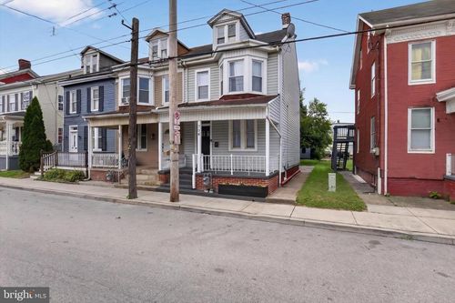 704 E Prospect St, YORK, PA, 17403-2426 | Card Image