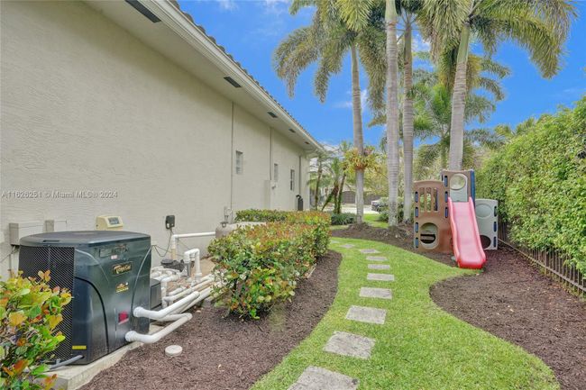 710 Leigh Palm Ave, House other with 4 bedrooms, 3 bathrooms and null parking in Plantation FL | Image 22