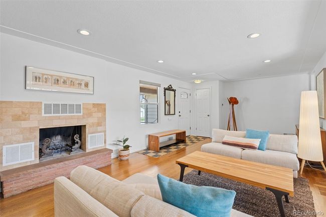 3198 W Amherst Ave, House other with 3 bedrooms, 2 bathrooms and 1 parking in Denver CO | Image 5