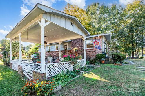 1003 Robinhood Ln, Kannapolis, NC, 28081-5743 | Card Image