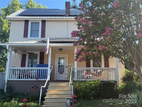 17 3rd St, Marion, NC, 28752-5319 | Card Image