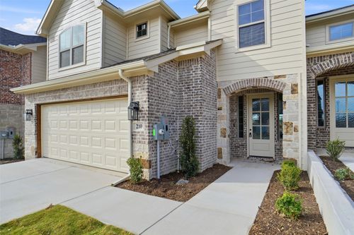 210 Legacy Blvd, Weatherford, TX, 76085-2602 | Card Image
