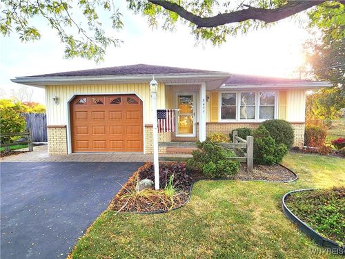 8499 Stringham Dr, Batavia, NY, 14020-1139 | Card Image