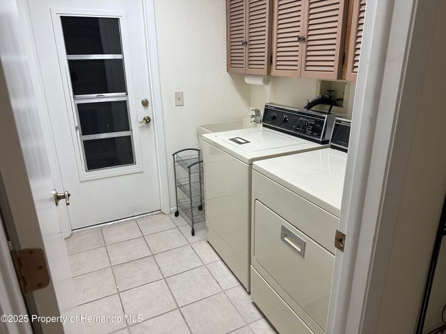 2351 Palm Springs Ct, House other with 2 bedrooms, 2 bathrooms and null parking in Spring Hill FL | Image 33