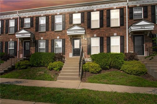 8174 N Oakley Ave, Kansas City, MO, 64119-7837 | Card Image