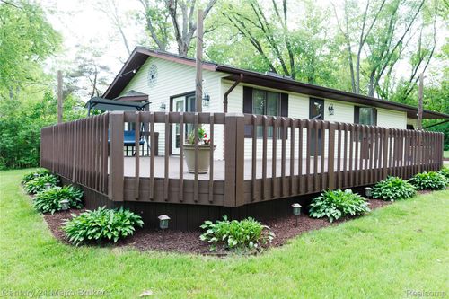 4447 Stanley Rd, Genesee, MI, 48437-7721 | Card Image