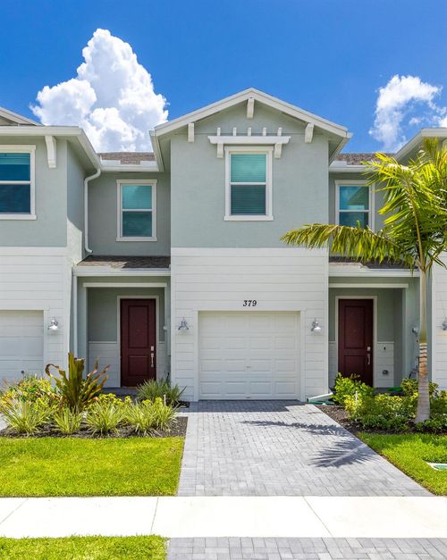 379 Se Crossoak Ln, Port St Lucie, FL, 34984-6689 | Card Image