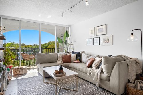 apt-402-2150 Sw 16th Ave, Miami, FL, 33145-2865 | Card Image