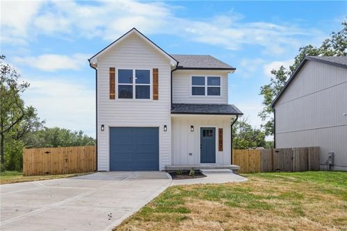 1137 Walnut Ave, Osawatomie, KS, 66064-1531 | Card Image