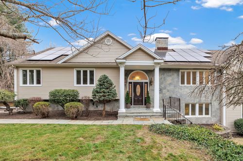 28 Hillside Dr, Easton, CT, 06612-2027 | Card Image