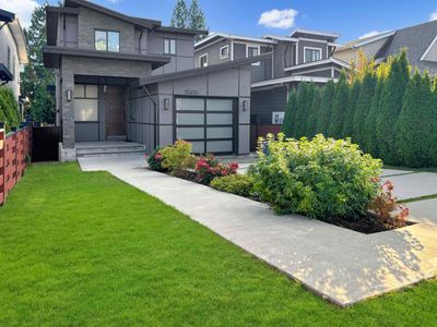 15450 Russell Ave, House other with 4 bedrooms, 4 bathrooms and 3 parking in White Rock BC | Image 1