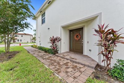 6039 Woods Edge Circle, Townhouse with 3 bedrooms, 2 bathrooms and null parking in Riviera Beach FL | Image 3