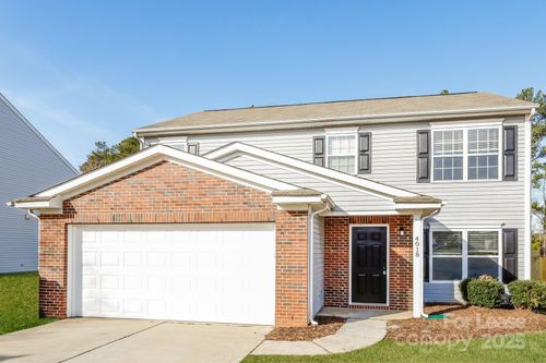 4018 Larkhaven Village Dr, Charlotte, NC, 28215-1008 | Card Image