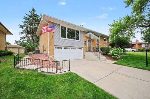 15217 Pine Dr, Oak Forest, IL, 60452-1531 | Card Image