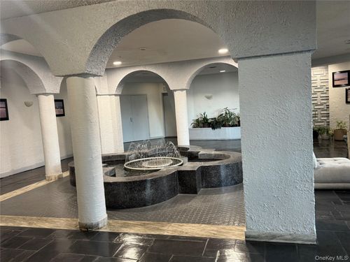 666 Shore Rd, Long Beach, NY, 11561-4640 | Card Image