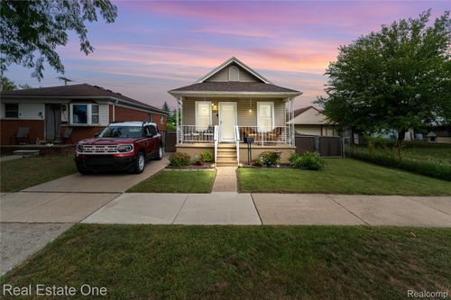 3363 16th St, Wyandotte, MI, 48192-6107 | Card Image