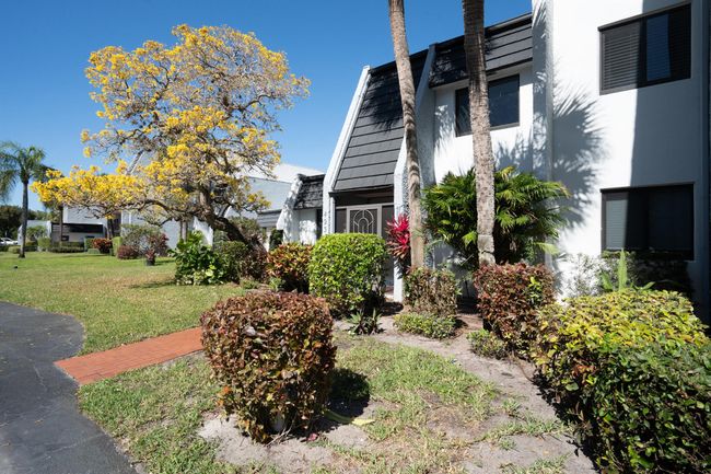 4234 Deste Ct, Condo with 3 bedrooms, 3 bathrooms and null parking in Lake Worth FL | Image 35