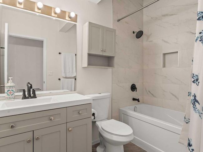 683 Strathcona Dr Sw, House other with 4 bedrooms, 3 bathrooms and 4 parking in Calgary AB | Image 20