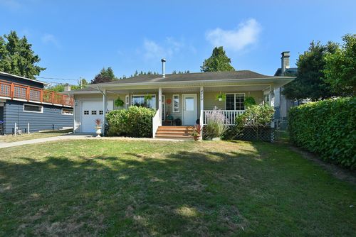 4716 Whitaker Rd, Sechelt, BC, V7Z0E6 | Card Image
