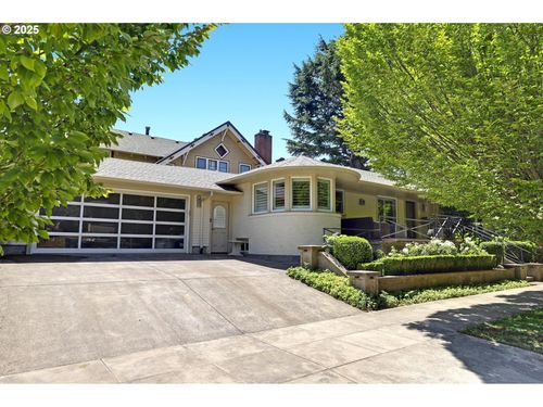 2324 Ne Thompson St, Portland, OR, 97212-4803 | Card Image