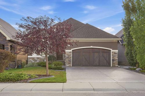 37 Cranbrook Hts Se, Calgary, AB, T3M1W5 | Card Image