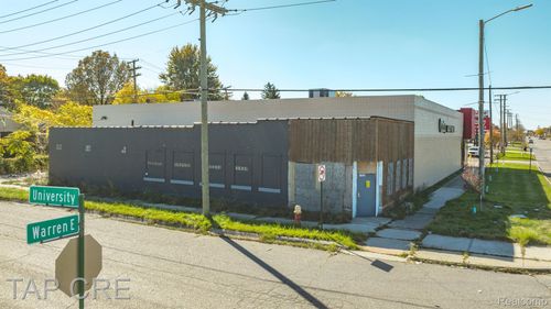 17658 E Warren Ave, Detroit, MI, 48224-2107 | Card Image