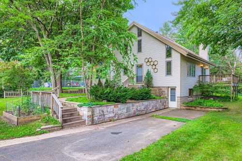 9480 206th St N, Forest Lake, MN, 55025-9202 | Card Image