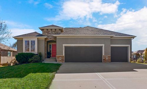 19435 W 200th Ter, Spring Hill, KS, 66083-8357 | Card Image