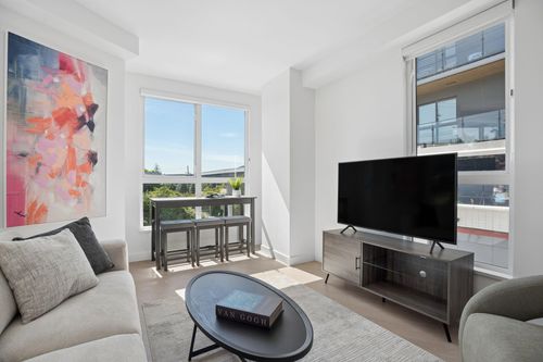 204-333 St Davids Ave, North Vancouver, BC, V7L3P2 | Card Image