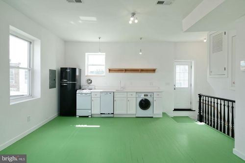 d-2329 Frankford Ave, PHILADELPHIA, PA, 19125-2070 | Card Image