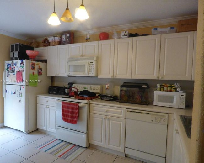 APT-102 - 7313 Nw 173 Rd Dr, Condo with 3 bedrooms, 2 bathrooms and null parking in Hialeah FL | Image 7