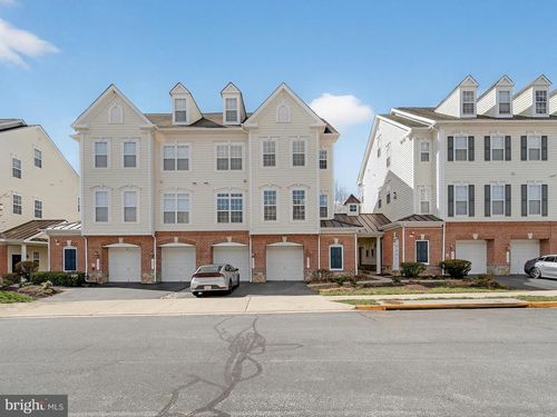 6827 Hampton Bay Ln, GAINESVILLE, VA, 20155-6228 | Card Image