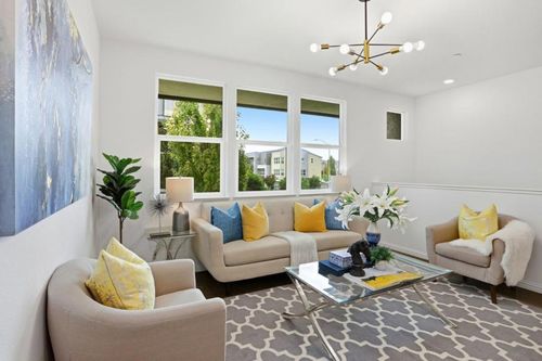 678 Squire Ave, San Jose, CA, 95133-3810 | Card Image