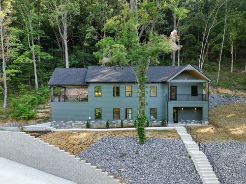 2405 Shoreside Dr, Smithville, TN, 37166-2913 | Card Image