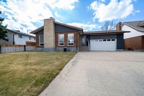 2672 12 Avenue Se, Medicine Hat, AB, T1B1V6 | Card Image