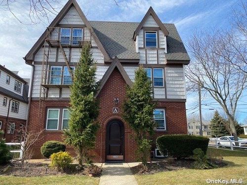 a1-50 The Cres, Babylon, NY, 11702-4035 | Card Image