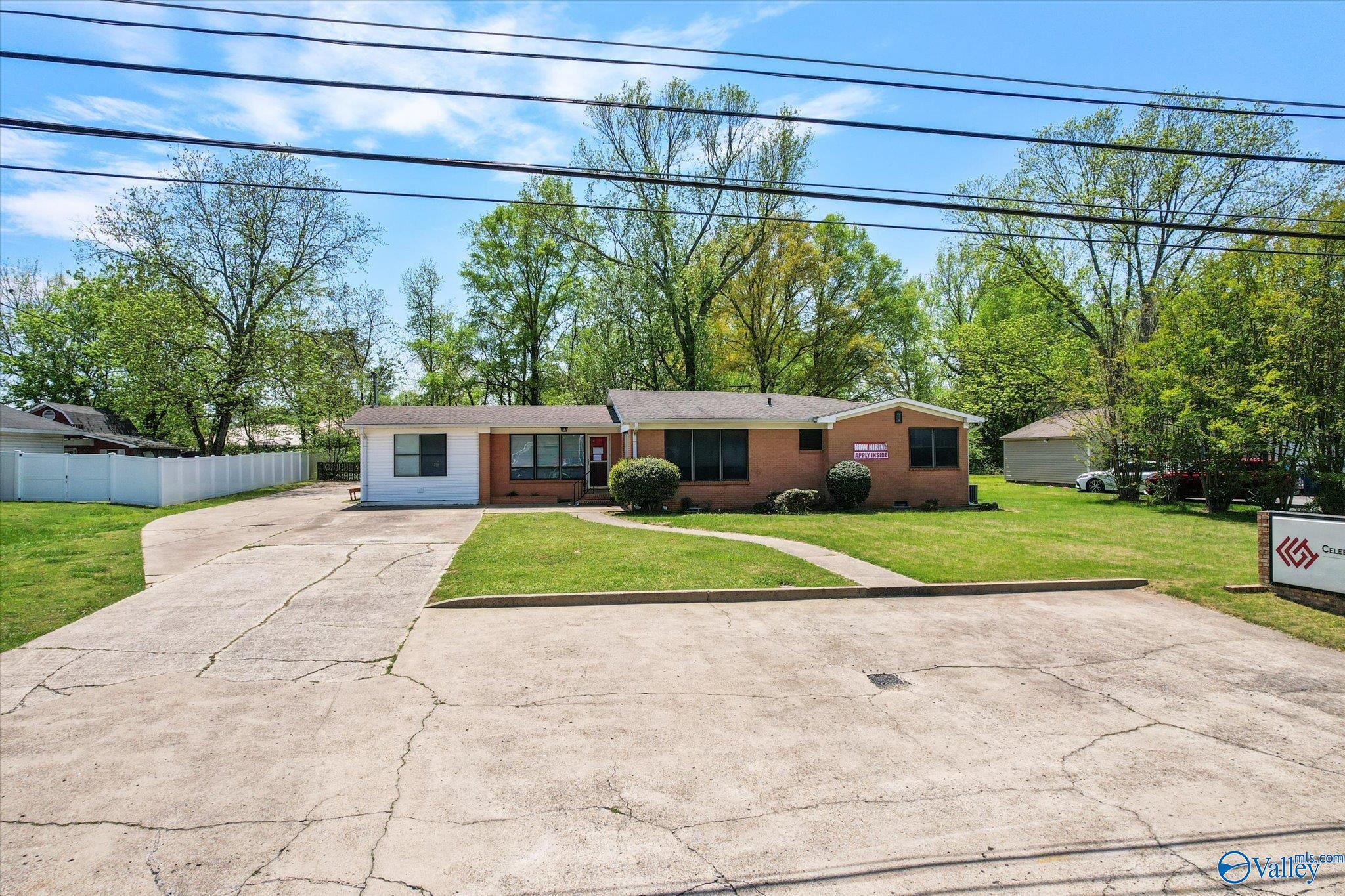 8523 Us Highway 431, Albertville, AL 35950