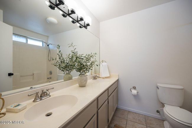 Primary Bathroom | Image 17