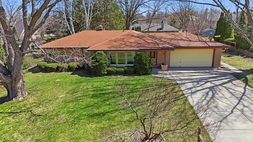 4600 S 121st Street, Greenfield, WI, 53228 | Card Image