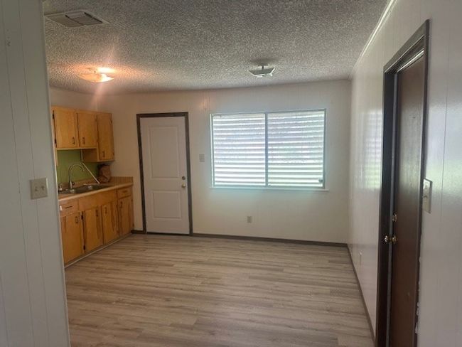 10949 Gates Ln, House other with 2 bedrooms, 1 bathrooms and null parking in Corpus Christi TX | Image 6
