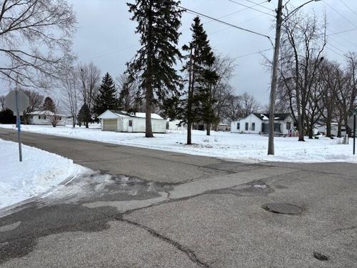 601 S Newton St, Goodland, IN, 47948-8128 | Card Image