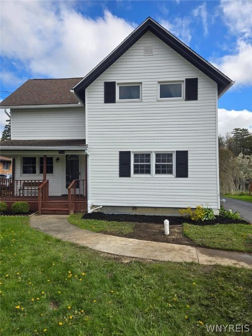 5588 Seneca St, West Seneca, NY, 14224-3709 | Card Image