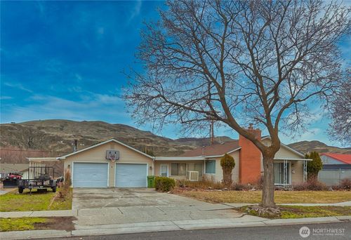 804 Central Dr, Coulee Dam, WA, 99116-1217 | Card Image