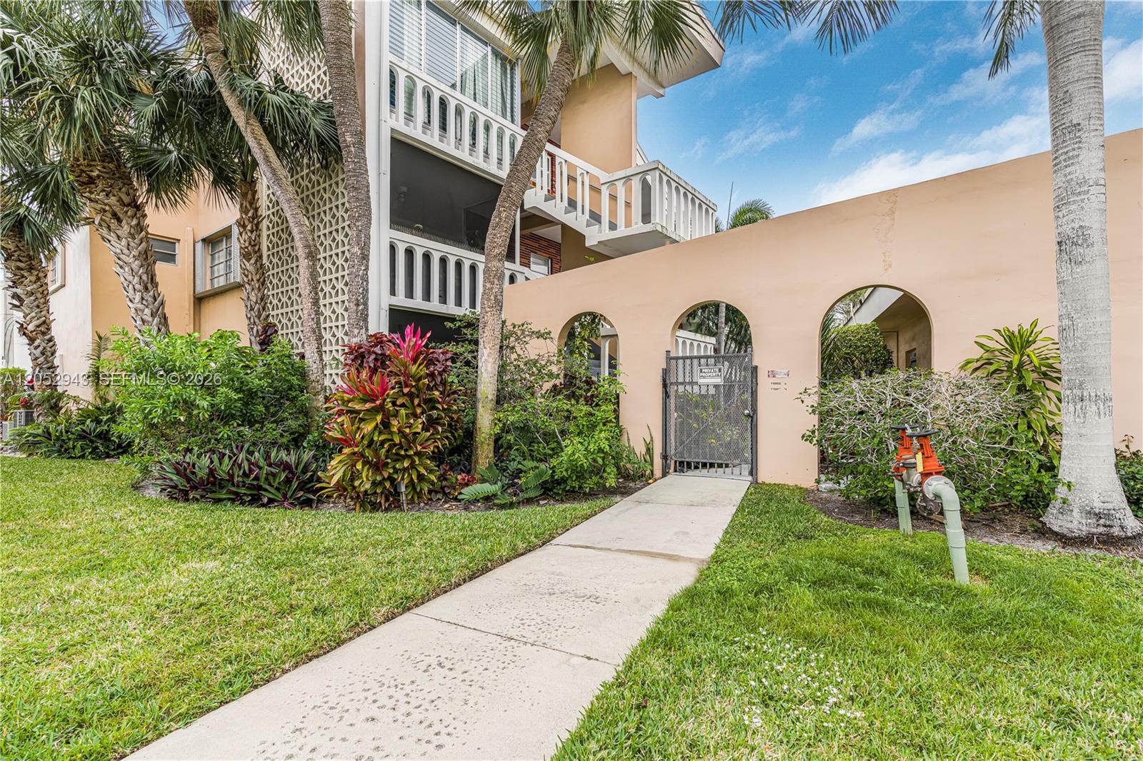 Residential Lease in Hallandale Beach 2