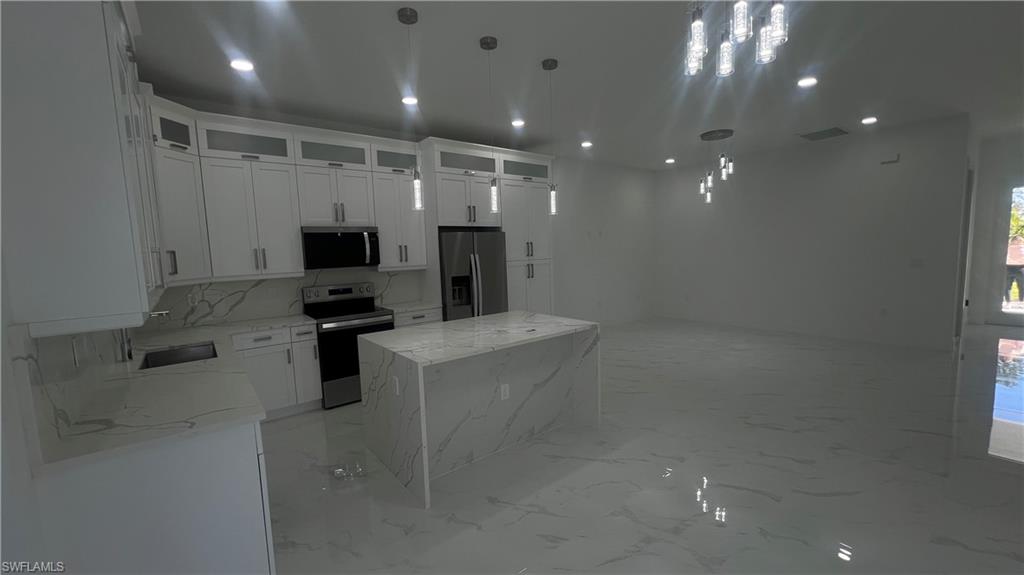 Residential Lease in LEHIGH ACRES 3