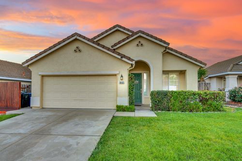 8409 Sundrop Way, Antelope, CA, 95843 | Card Image