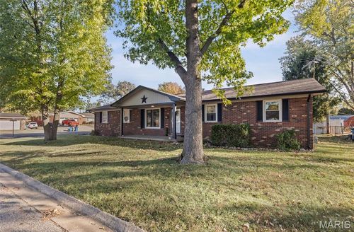 201 Utah Pl, Bethalto, IL, 62010-1614 | Card Image